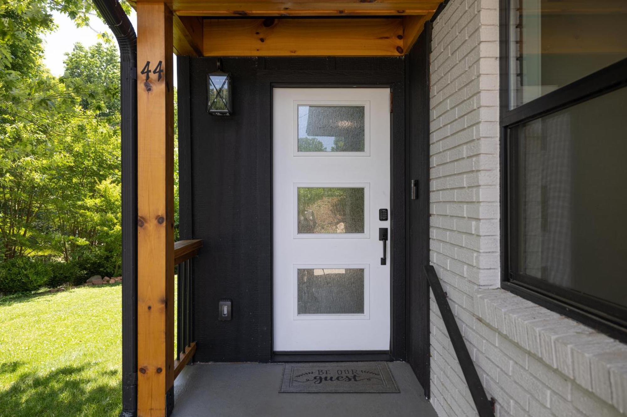 Willa Mid-Century Modern Impeccable Remodel With Hot Tub Asheville Zewnętrze zdjęcie