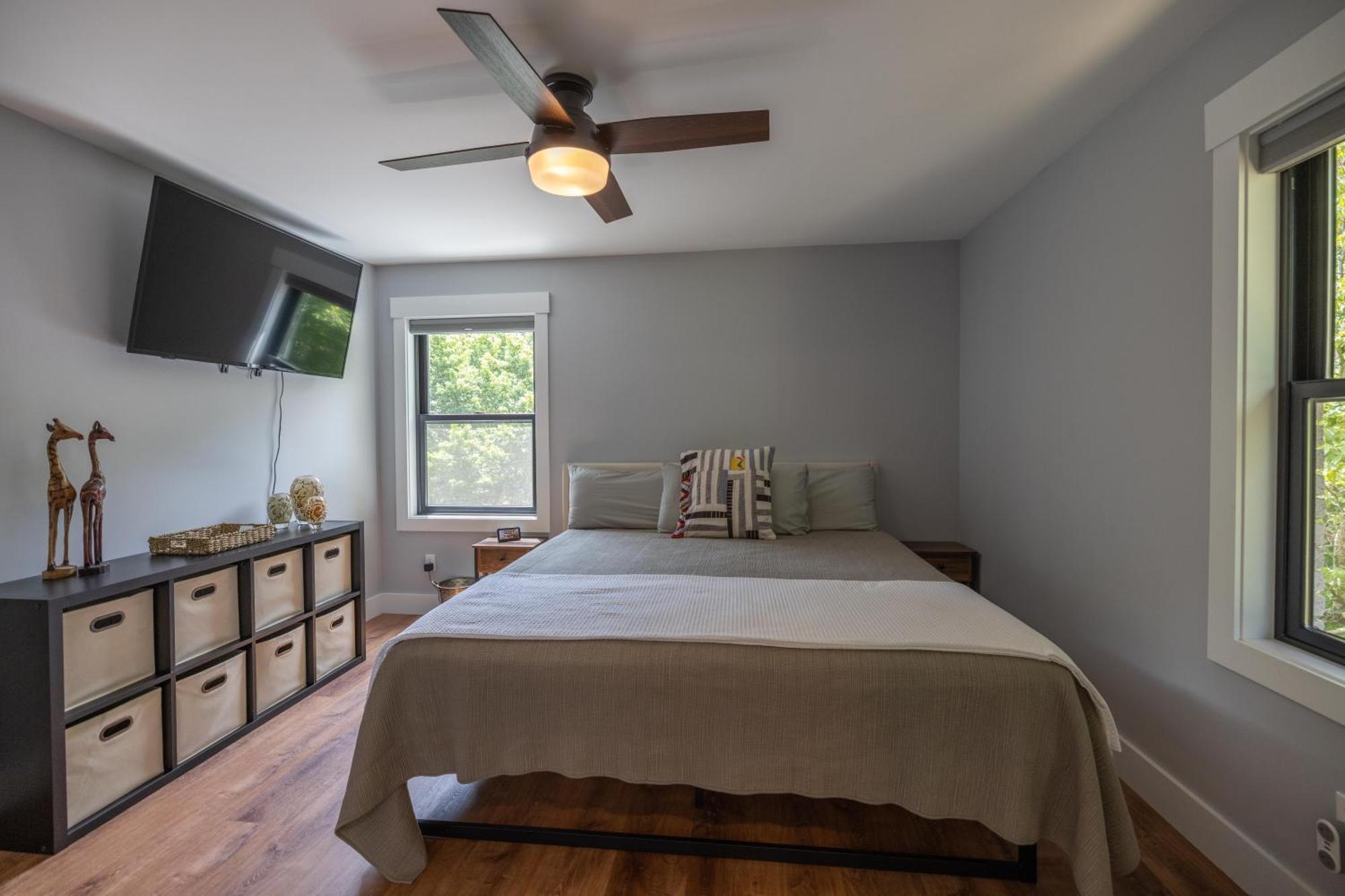 Willa Mid-Century Modern Impeccable Remodel With Hot Tub Asheville Zewnętrze zdjęcie